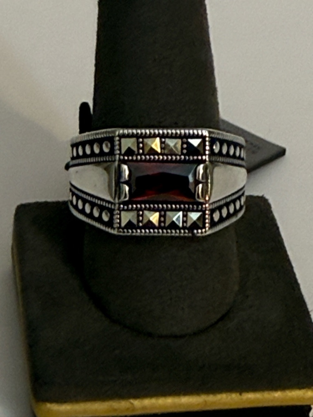 925 Sterling Silver Ring with Deep Red Center Stone